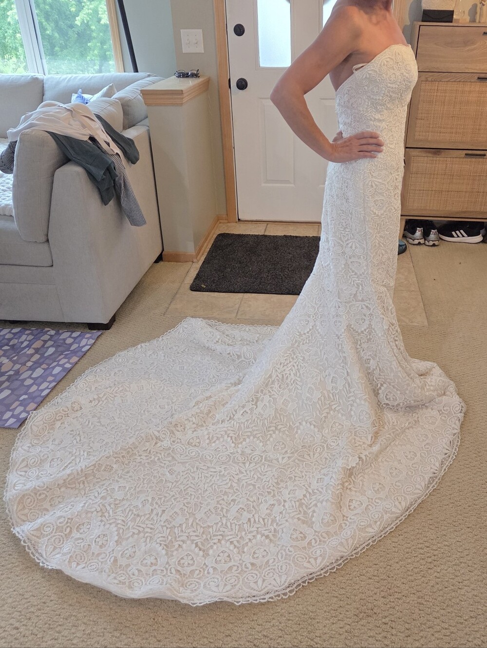 Size 4 ivory on cream crochet lace strapless fitted trumpet bridal gown Mori Lee